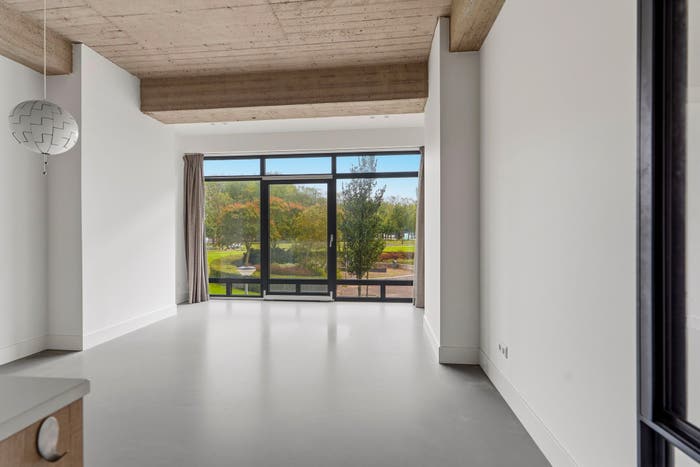2-kamerappartement te koop in Amsterdam – Burgemeester Hogguerstraat, Noordoever Sloterplas