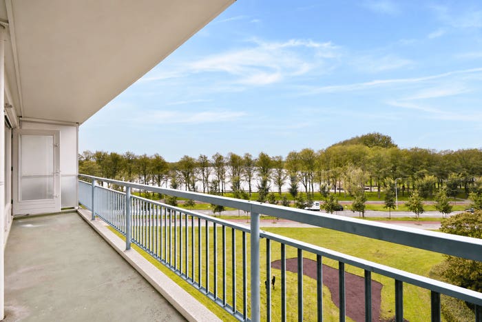 4-kamerappartement te koop in Amsterdam – Burgemeester Hogguerstraat, Noordoever Sloterplas