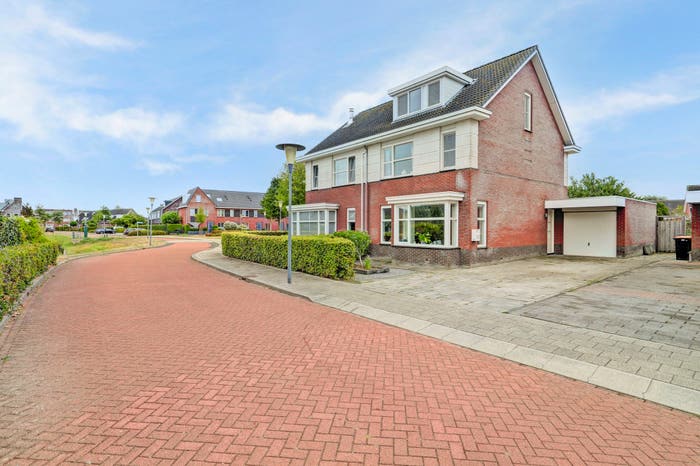 6-kamerhuis te koop in Buurt 4, Zeewolde