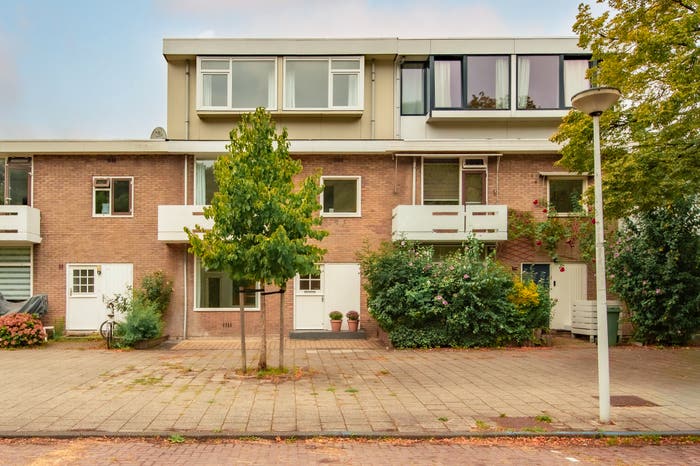 6-kamerhuis te koop in Amsterdam – Harry Koningsbergerstraat, Coronelbuurt
