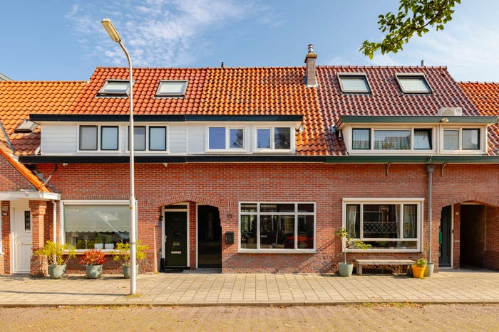 4-kamerhuis te koop in Tussenbeeksbuurt, IJmuiden