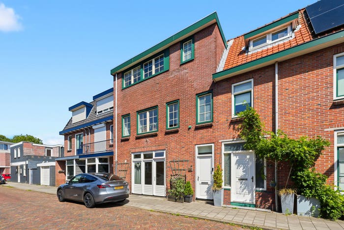5-kamerhuis te koop in Natuurkundigenbuurt, IJmuiden