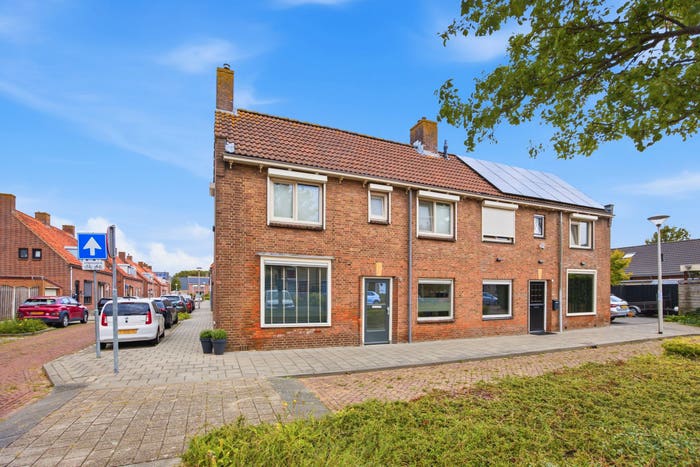 5-kamerhuis te koop in Dinteloord, Dinteloord