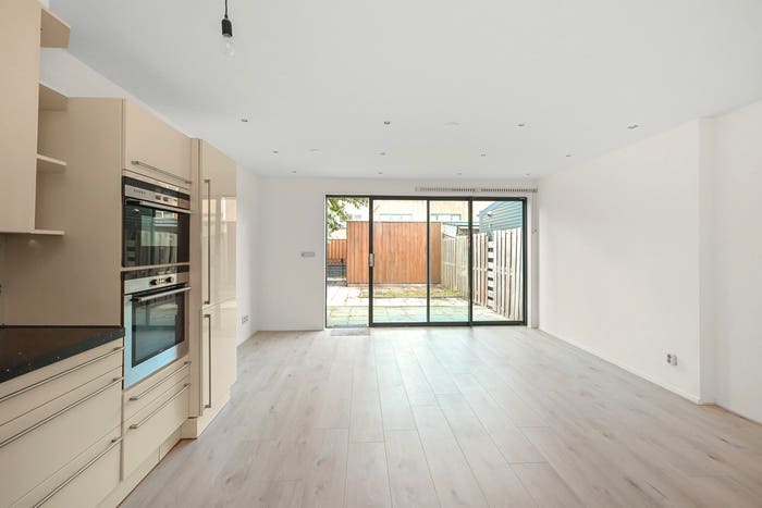 7-kamerhuis te koop in Amsterdam – Raden Adjeng Kartinistraat, G-buurt-West