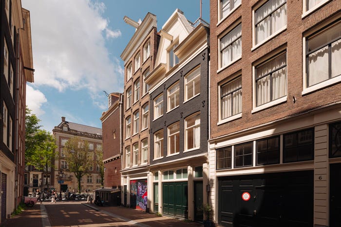 8-kamerhuis te koop in Amsterdam – Romeinsarmsteeg, Felix Meritisbuurt