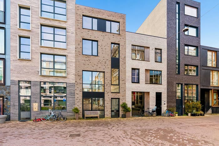 9-kamerhuis te koop in Amsterdam – Nydia Ecurystraat, Centrumeiland