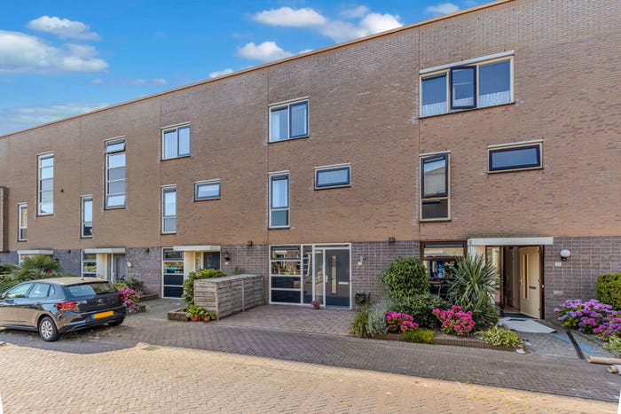 7-kamerhuis te koop in Emmeloord – Karekiethof, Emmeloord-Centrum-Tussen Gracht en Vaart