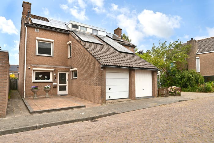 7-kamerhuis te koop in Dinteloord, Dinteloord