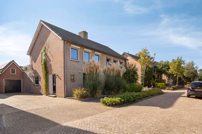 8-kamerhuis te koop in Macharen, Macharen