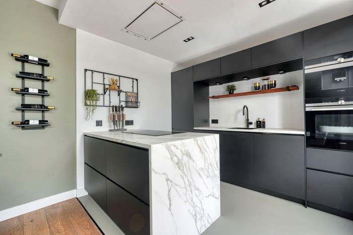 6-kamerhuis te koop in Amsterdam – Pieter Calandlaan, Osdorp-Zuidoost
