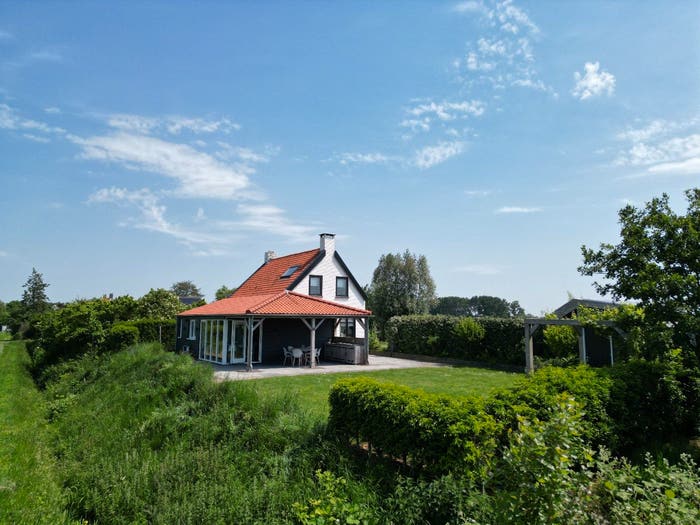 5-kamerhuis te koop in Buitengebied Biervliet, Biervliet (Gem. Terneuzen)