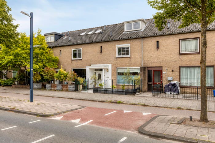 5-kamerhuis te koop in Amsterdam – Pieter Calandlaan, Osdorp-Zuidoost