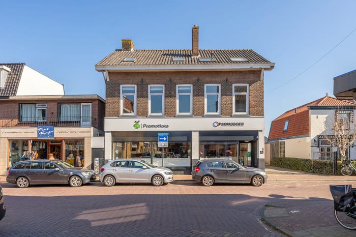 19-kamerappartement te koop in Bloemenbuurt, Santpoort-Noord